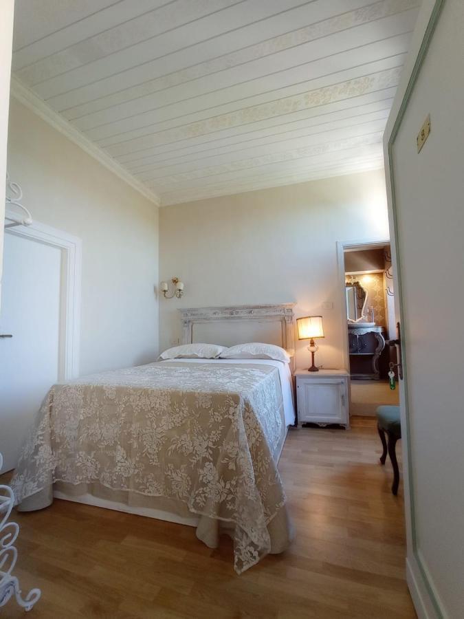 Hotel Oviv Dimora Del Borgo Аквавива-Пичена Экстерьер фото