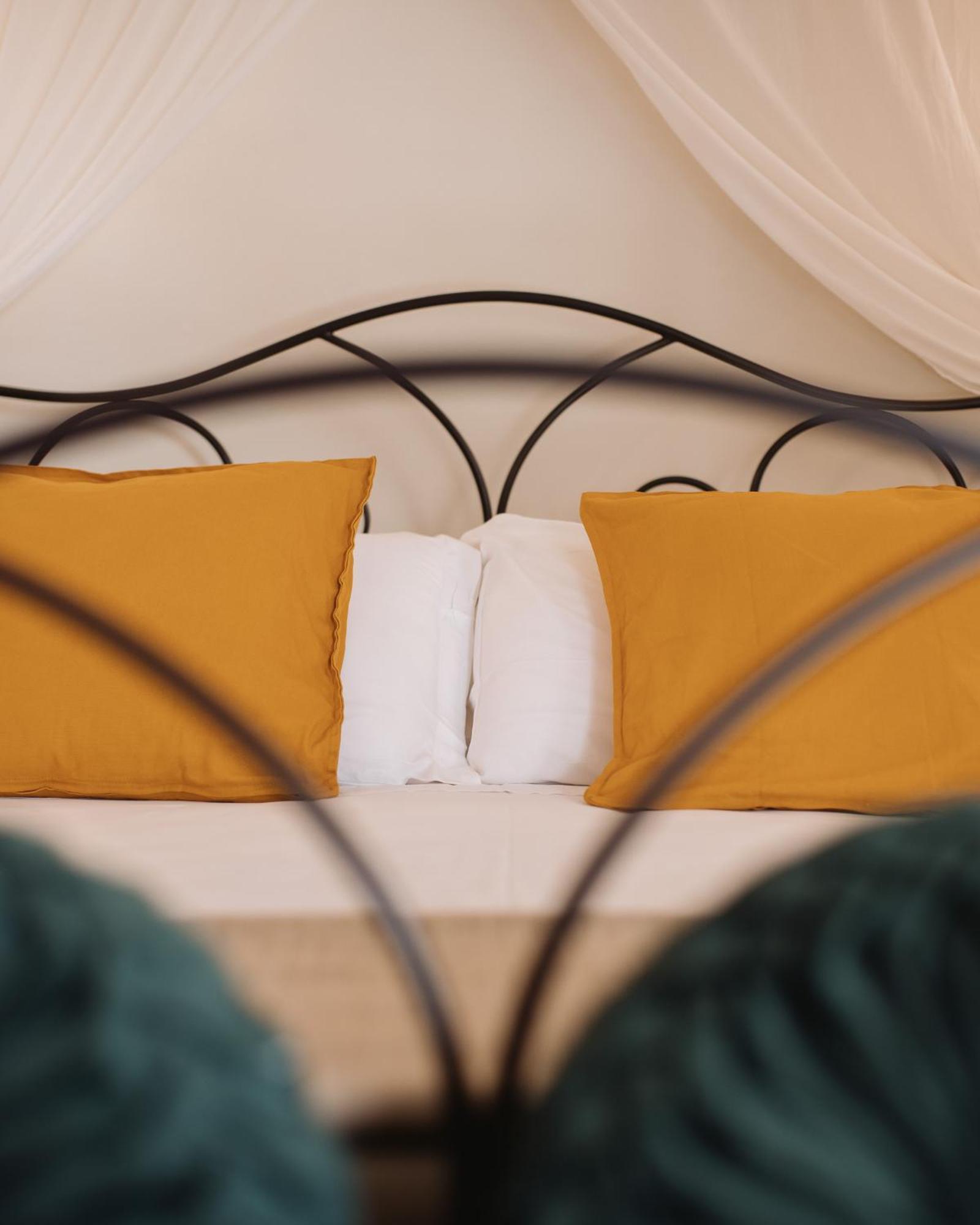 Hotel Oviv Dimora Del Borgo Аквавива-Пичена Экстерьер фото