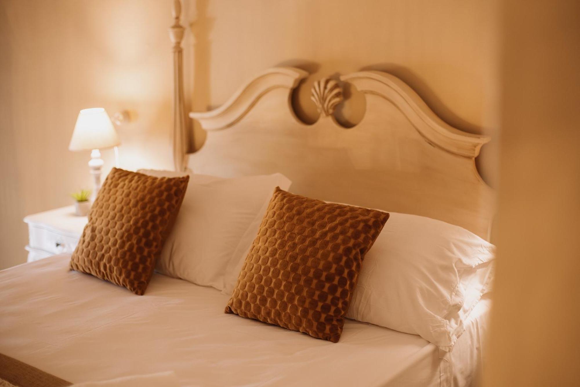 Hotel Oviv Dimora Del Borgo Аквавива-Пичена Экстерьер фото