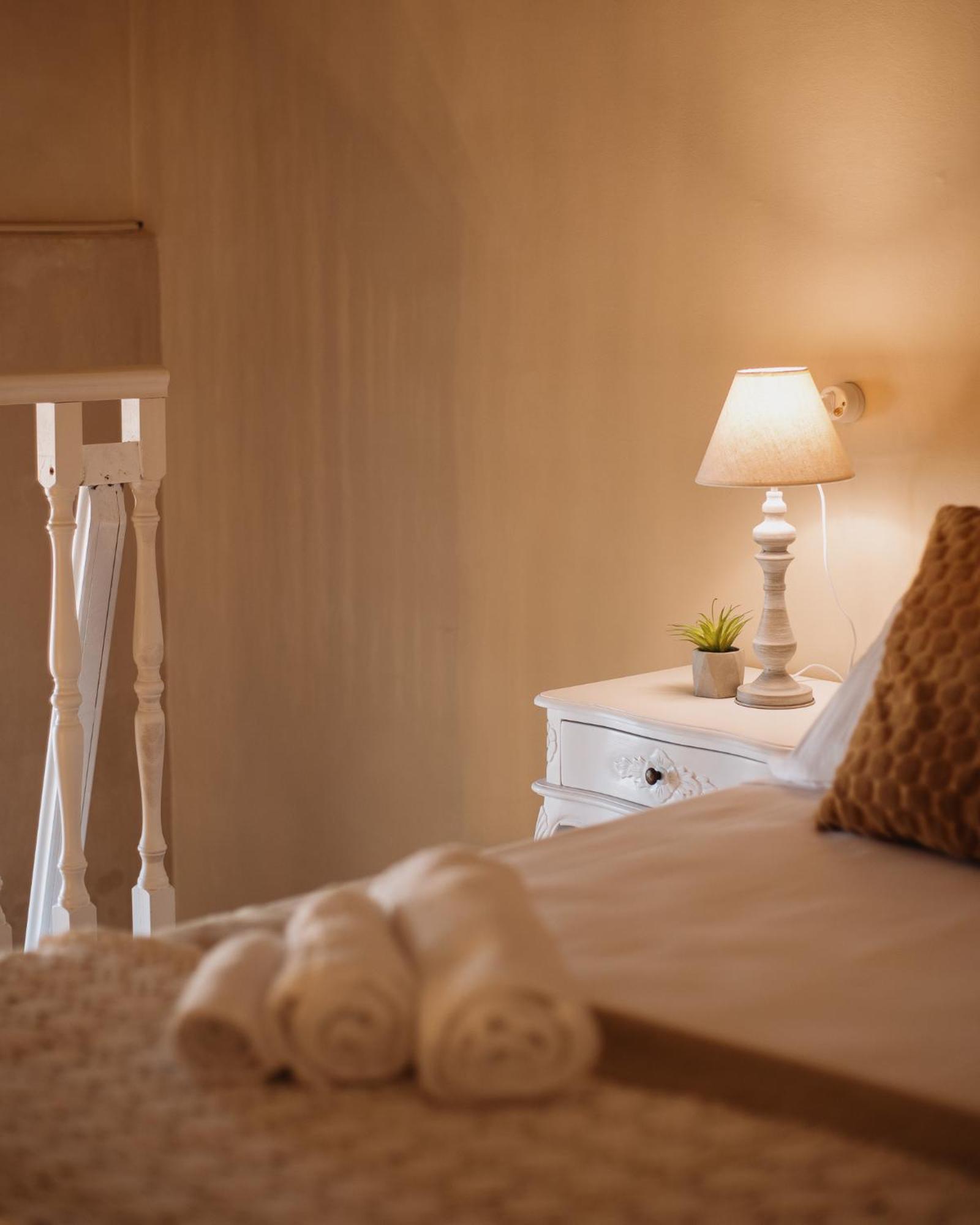 Hotel Oviv Dimora Del Borgo Аквавива-Пичена Экстерьер фото