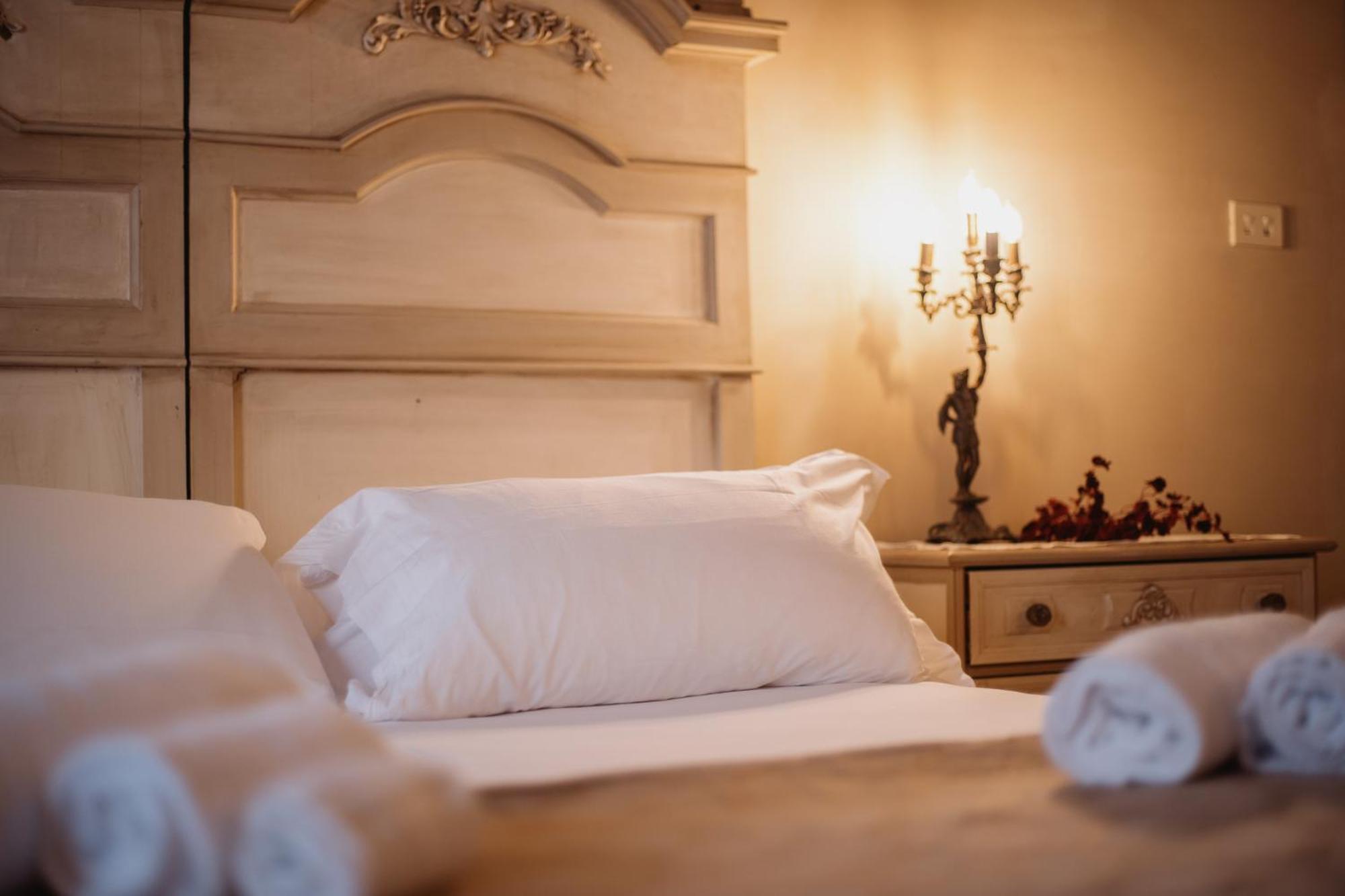 Hotel Oviv Dimora Del Borgo Аквавива-Пичена Экстерьер фото
